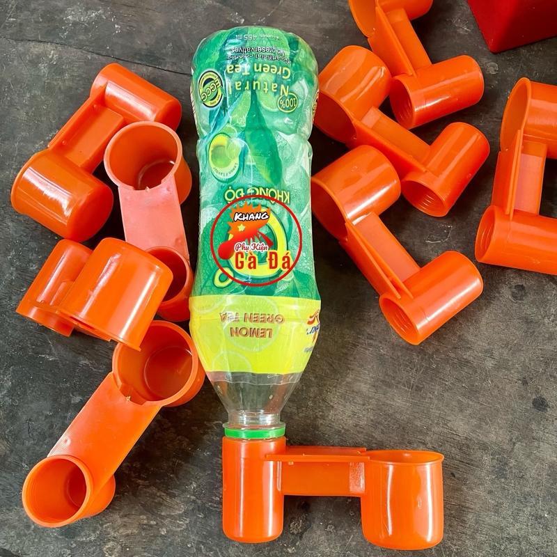 Máng uống nước tự động cho Gà chọi gắn chay C2