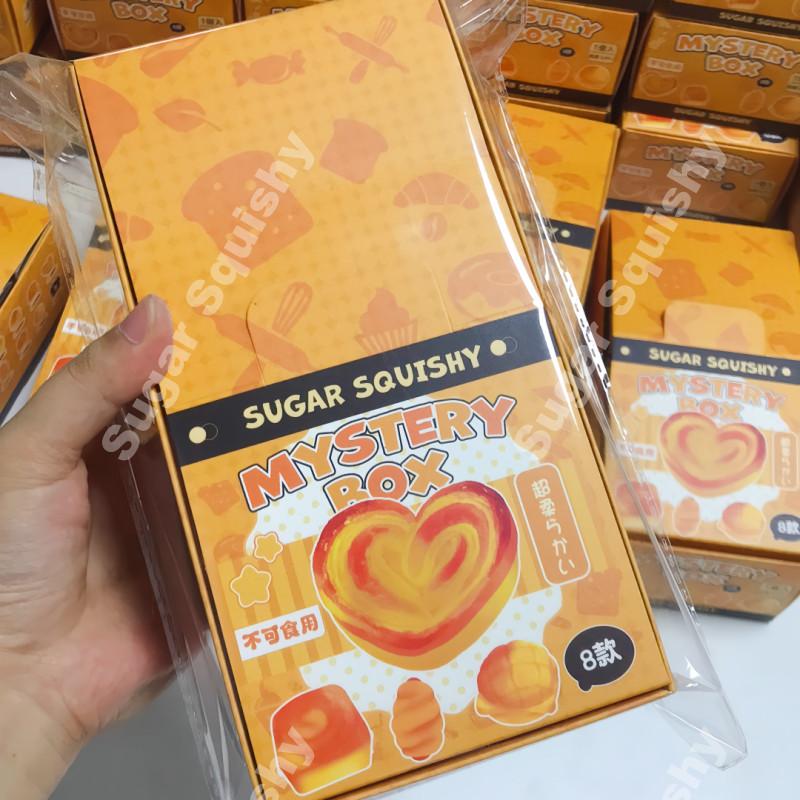 กล่องตาบอดขนมปัง Squishy น้ำตาล ชุด 8 ชิ้น เอนได้ช้า