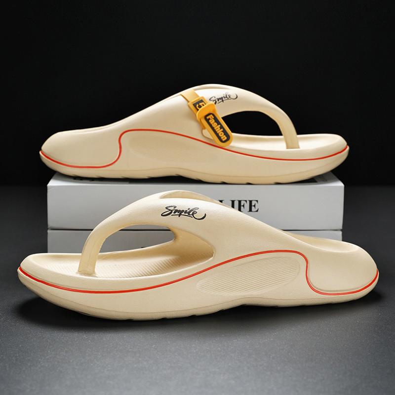 Casual New Men's Outdoor Flip Flops Summer Soft Sole Non-Slip Comfortable Interior Home Slippers